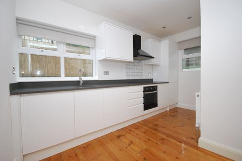 2 bedroom flat to rent, Troy Road London SE19