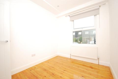 2 bedroom flat to rent, Troy Road London SE19