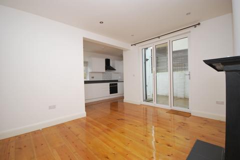 2 bedroom flat to rent, Troy Road London SE19