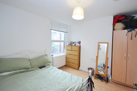 2 bedroom retirement property to rent, Fleeming Road, Walthamstow E17