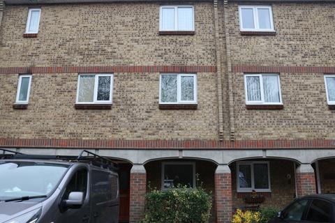 2 bedroom apartment to rent, Woodstock Crescent, Laindon, Basildon, Essex, SS15