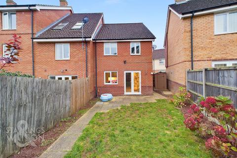 3 bedroom semi-detached house for sale, Dunnock Drive, Queens Hill, Norwich