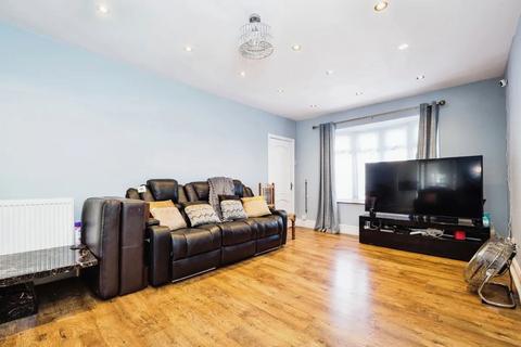 3 bedroom terraced house for sale, Charlton Crescent, Barking, IG11