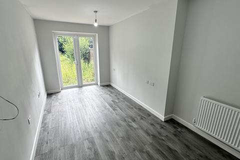 House share to rent, Westlea Avenue, Watford WD25