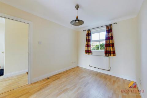 3 bedroom property for sale, Sandmartin Crescent, Colchester CO3