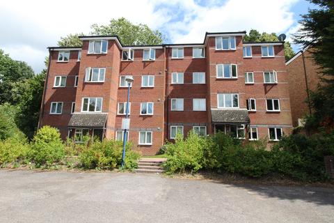 1 bedroom property to rent, Bodiam Court, Haywards Heath, RH16