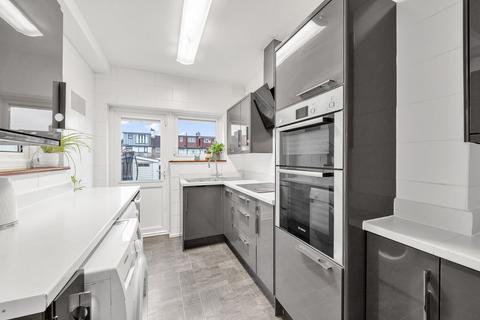 35 Woodside Avenue, Chislehurst, BR7 6BX