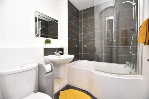 4 bedroom end of terrace house for sale, Swarcliffe Avenue, Leeds