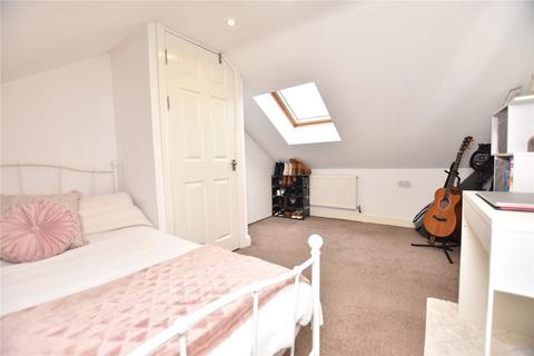 4 bedroom end of terrace house for sale, Swarcliffe Avenue, Leeds