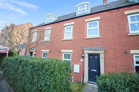 3 bedroom terraced house for sale, Moorland Road, Leeds LS25