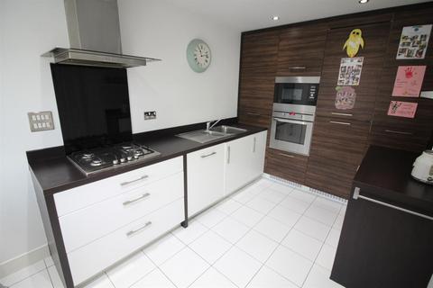 3 bedroom terraced house for sale, Moorland Road, Leeds LS25