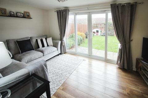 3 bedroom terraced house for sale, Moorland Road, Leeds LS25