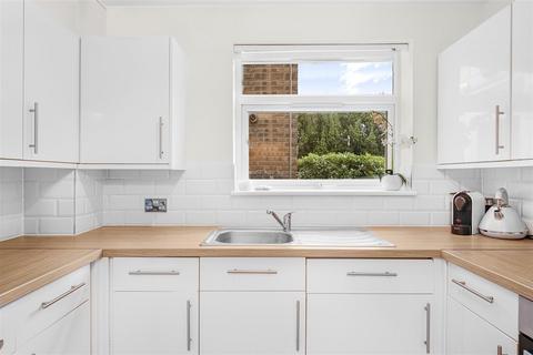 Flat 1, Eskdale Village Road, Enfield, EN1 2DG