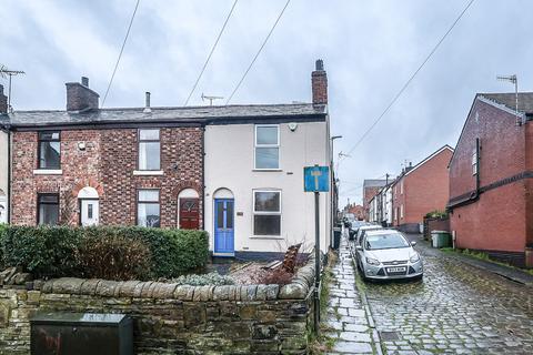 2 bedroom end of terrace house to rent, Station Street, Macclesfield SK10