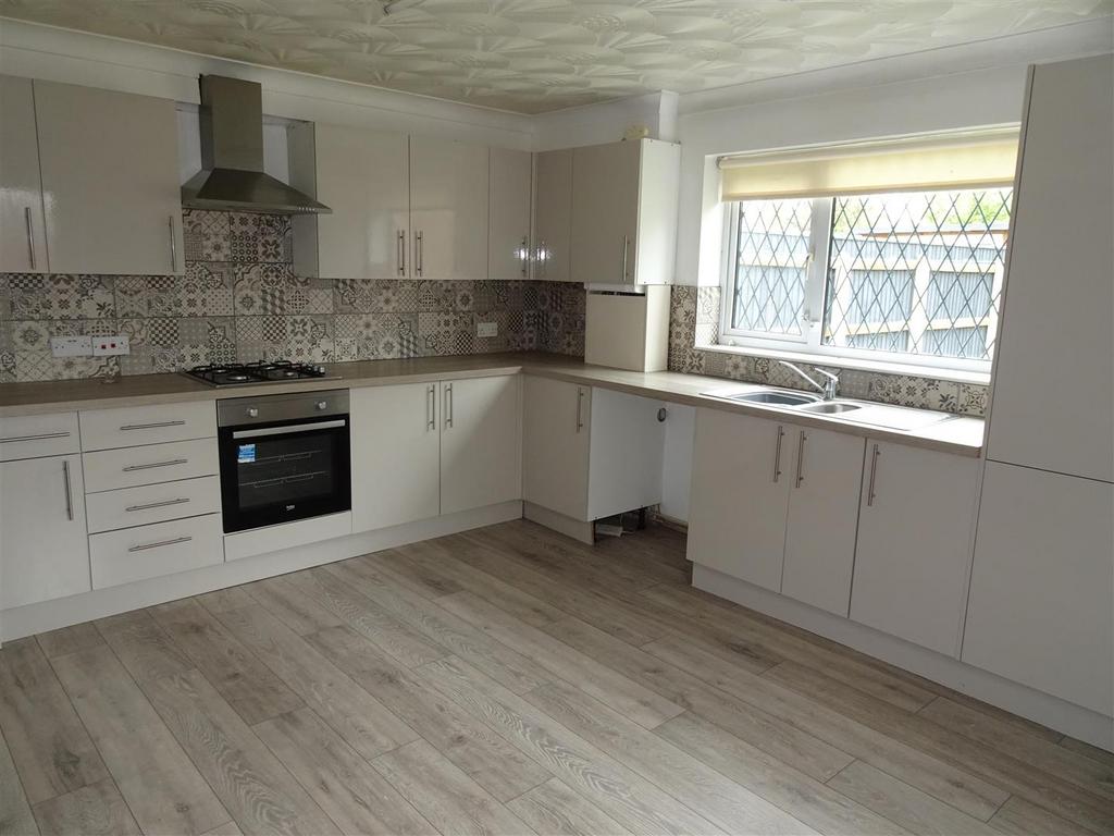 Additional Kitchen Photograph