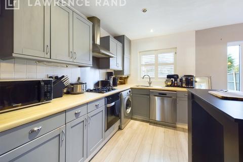 5 bedroom terraced house for sale, West End Road, Ruislip, HA4