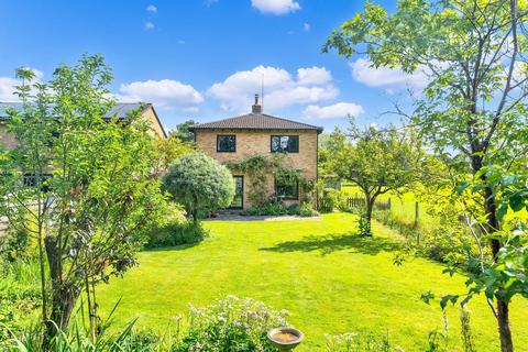 4 bedroom detached house for sale, Pigeons Close, Royston SG8