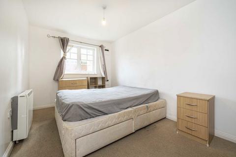 2 bedroom flat for sale, Perkin Close, Hounslow TW3