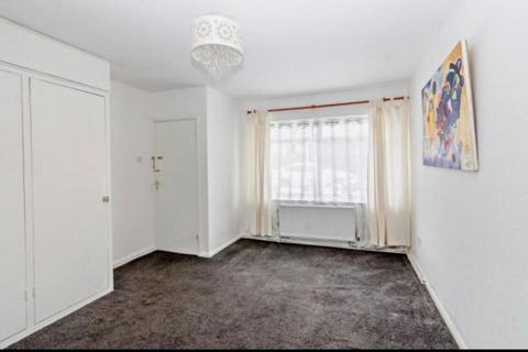 1 bedroom flat to rent, Masefield Lane, Hayes UB4