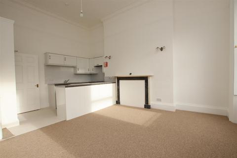 3 bedroom flat to rent, 9 Portland Place, Bath BA1