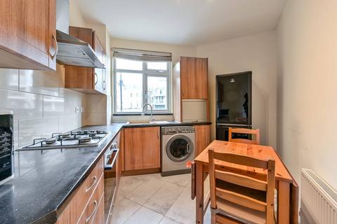 3 bedroom flat to rent, Caledonian Road, Holloway, London, N7