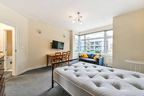 3 bedroom flat to rent, Caledonian Road, Holloway, London, N7