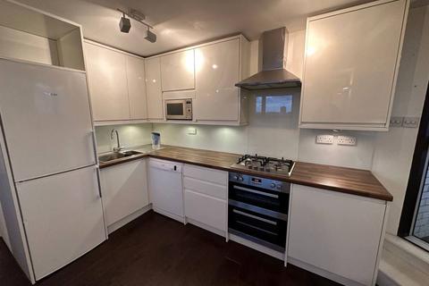 2 bedroom flat to rent, Worlds End Estate, Blantyre Tower Worlds End Estate, SW10