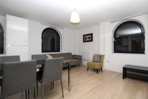 1 bedroom apartment to rent, High Road, London, N12