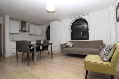 1 bedroom apartment to rent, High Road, London, N12