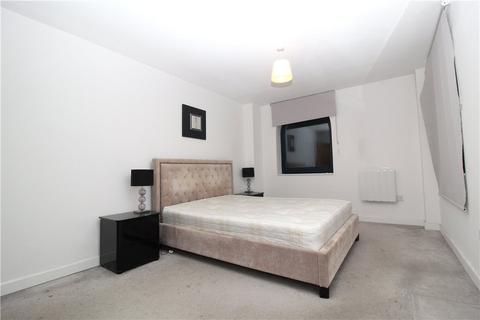 1 bedroom apartment to rent, High Road, London, N12