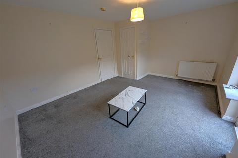 3 bedroom terraced house to rent, Farnborough Close, Corby NN18