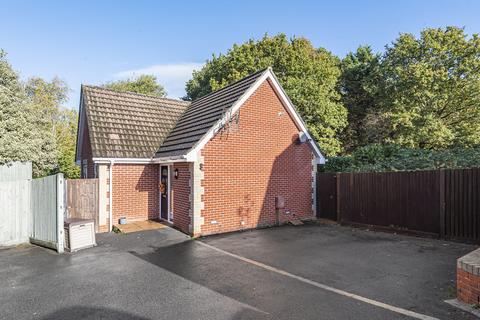 2 bedroom bungalow for sale, Alexander Grove, Fareham PO16