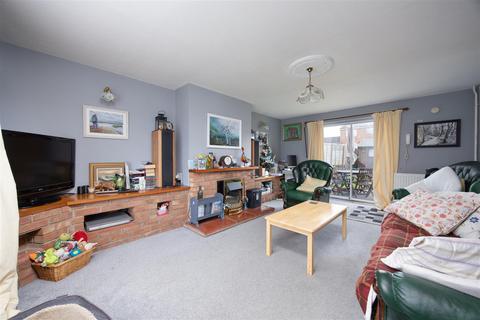 12 Cedar Grove, Trowbridge, BA14 0HS