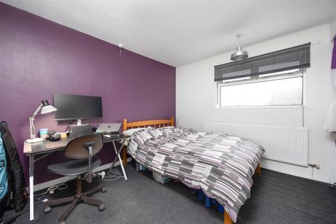 12 Cedar Grove, Trowbridge, BA14 0HS