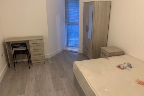 2 bedroom flat to rent, Balbirs