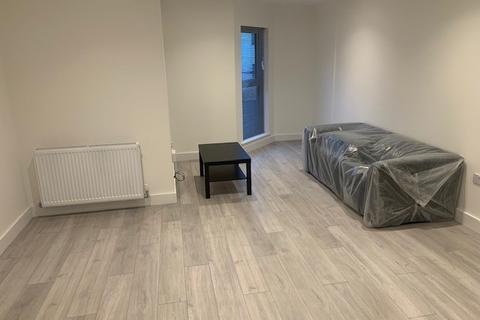 2 bedroom flat to rent, Balbirs