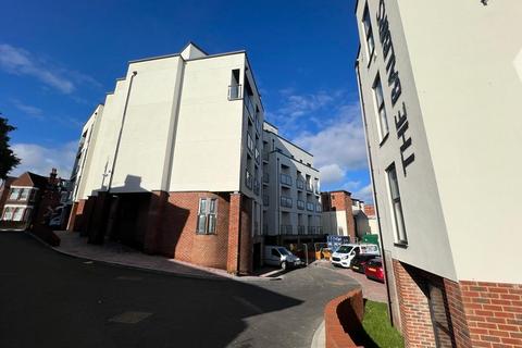 2 bedroom flat to rent, Balbirs