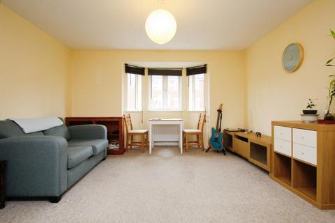 2 bedroom flat to rent, Wordsworth Road, Bristol BS7