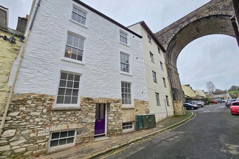 2 bedroom flat for sale, Taylor Square, Tavistock PL19