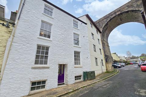 2 bedroom flat for sale, Taylor Square, Tavistock PL19