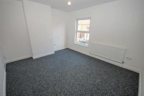 3 bedroom terraced house to rent, South Street, Rugby, CV21