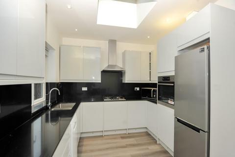 2 bedroom house to rent, Bessingby Road, Ruislip HA4