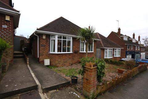 2 bedroom bungalow to rent, Northease Drive, Hove