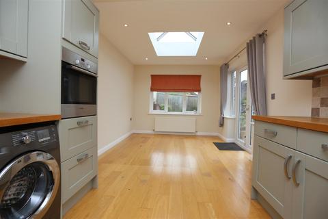 2 bedroom bungalow to rent, Northease Drive, Hove