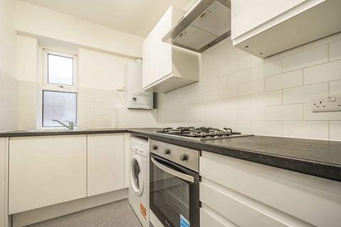 2 bedroom flat to rent, Mare Street, London E8