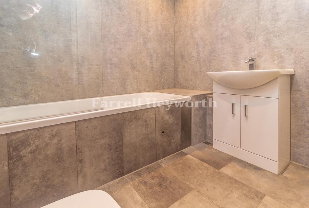 Bathroom image 3