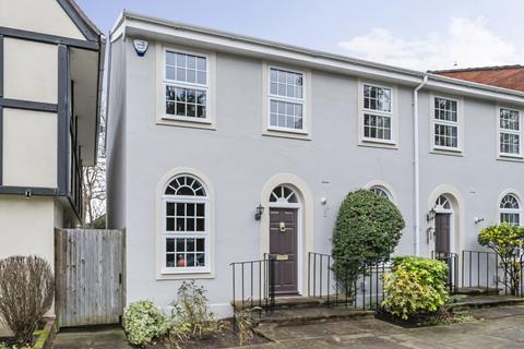 3 bedroom end of terrace house for sale, Belgrave Close, Hersham, Walton On Thames, KT12