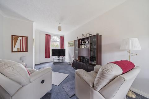 3 bedroom end of terrace house for sale, Belgrave Close, Hersham, Walton On Thames, KT12