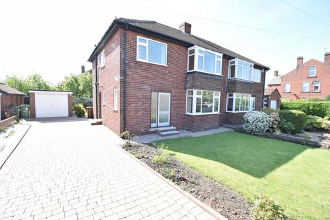 3 bedroom semi-detached house to rent, Southdale Road, Ossett WF5