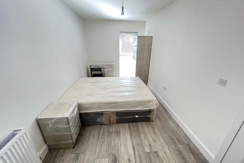 2 bedroom flat to rent, Portswood Road